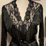 Black Lace Trim Robe Size M Photo 2