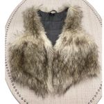 H & M brown/cream Faux Fur Vest size 6 SKU 644 Photo 4