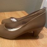 Journee Collection Journee Adventure Tan Pumps, S99 Photo 3