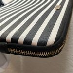 Kate Spade : Black/White Strip Computer Laptop Padded Zip Case/Sleeve Photo 3