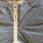 J. McLaughlin  Women’s Geometric Print Skinny Jeans Blue Size 6 Photo 8