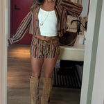 LIONESS  Top Photo 0