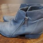 Massini Gray short boots size 7.5 women's with two zippers on each side easy way… Photo 0