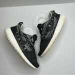 Nike Roshe One Winter Print Shoes Women's sz 8.5 Black 685286-001 Fair Isle Knit Photo 2