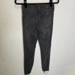 Madewell Size 26 Mid Rise Skinny BLK Gray Wash Skinny Jeans Fray Hem Denim Pants Photo 2