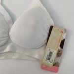 Ingrid And Isabel  White Seamless Drop Cut Nursing Bra NWT Photo 4