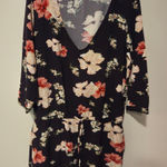 Cupcakes & Cashmere Floral V Photo 0