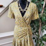 BB Dakota Steve Madden Yellow Polyester V-Neck Short Sleeve Knee Length Dress S Photo 0