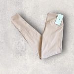 women's best Essential Leggings Photo 5