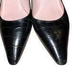 Isaac Mizrahi  Elegant Black Croc-Embossed Pumps Photo 4