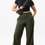 Athleta 12 Trekkie Parachute Pant Aspen Olive Green Size 12 Regular #533487032 Photo 1