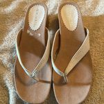 Aerosoles Aersoles Never Worn white Thong size 8.5 Photo 0