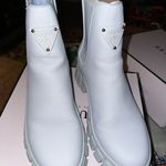 Guess Lug Sole Chelsea Boots Photo 0