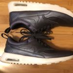 Nike  Women's Air Max Thea SE Running Shoe 6.5 Black Photo 4