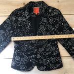 Modcloth  EUC Women's Black and White Floral Blazer 3/4 Sleeve Size S Photo 5