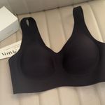 VertVie Black Seamless Bra New with Box Photo 1