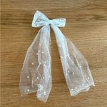 Amanda Uprichard  white pearl bow hair clip Photo 1