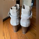 Michael Shannon  Cream Shoes Photo 1