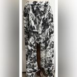 Kimchi Blue  Urban Outfitters Black and White Layered Hi-Low Hem Skirt Sz 6 Photo 1