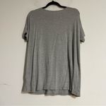 Quince  Bamboo Jersey Knit Maternity Short Sleeve V-Neck Tee Grey Size Medium Photo 4