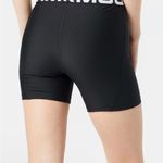Under Armour  Women's HeatGear Authentics 5" Middy shorts Xsmall new‎ Photo 1