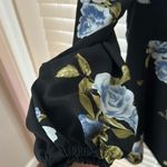 Forever 21 Black dress with floral accents Photo 2