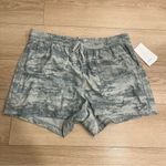 Athleta NWT  Farallon Short Green Gray Fog Camo Drawstring Size 2X Photo 1