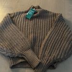 H&M BNWT  cropped cable knit sweater taupe size small Photo 2