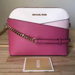 Michael Kors Purse Photo 0
