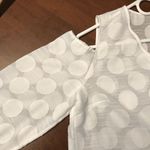 Chico's  Textured Polka-Dot Cold-Shoulder Optic White Top Shirt Blouse Size 1 Med Photo 7