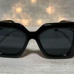 Boutique Black sunglasses  Photo 0