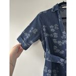 Solitaire  Women's Dark Wash Denim Short Sleeve Blue Floral Belted Mini Dress‎ Photo 4