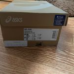 ASICS  Women’s 8 Photo 2