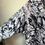 John Mark  White Black Abstract Top Medium Photo 3