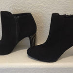 Nine West Ankles Boots Size 9 1/2 4" Studded Heel Side Zip Faux Suede Womens Photo 0
