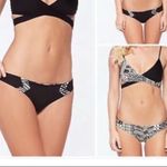 l*space L Reversible Bikini Top Black & White Womens XS Strappy Top Only Triangle Photo 1