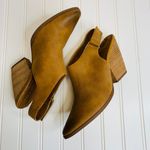 Charles David Charles by  Brown Tan Bootie Sz 8.5 Photo 7