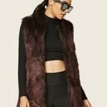 Sebby Collection Women’s Faux Fur Vest Size M Burgundy Knit Back Hook Closure Photo 0