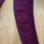 Fabletics  synch leg high waisted yoga gym perforated leggings Sz small burgundy Photo 7