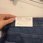 American Eagle  Mom Blue Super High Rise Cargo Jean 16/33W Short Photo 6