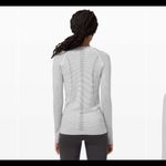 Lululemon Swiftly Tech Long Sleeve 2.0 in Tempo Stripe White / Black Photo 1