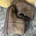 UGG  Classic Suede Women Boots Size 7 Photo 3