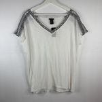 Torrid  Size 00 US L Top White Embroidered V-neck Short Dolman Sleeve Tee Shirt Photo 2