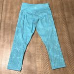 Zyia  women’s Capri with tone on tone floral design Photo 3