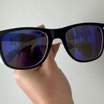 Unisex Black & white sunglasses Photo 1
