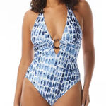 Carmen Marc Valvo
Women's Printed V-Neck O-Ring One-Piece Swimsuit size 14 Photo 0