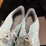 New Balance  athletic training running lace up shoes sneakers women's 8 Photo 4