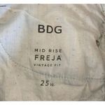 BDG Womens  Freja Mid Rise Vintage Fit Embroidered Denim Jean Shorts Size 25 W Photo 4