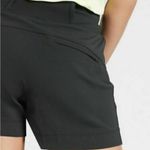 Athleta  Women's Black Trekkie North Short High Rise Zip Front Casual Size 4 Photo 4