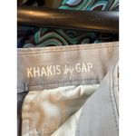 Gap  Sunkissed Shorts Women's Light Gray Khakis Flat Front Cotton Blend Size 0 Photo 3